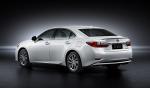 Lexus ES300h 2015 года